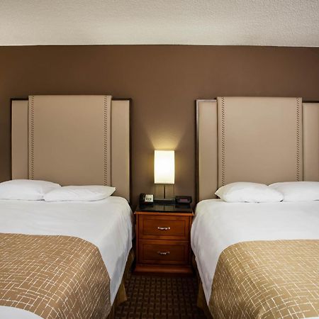Travelodge By Wyndham Fort Wayne North Εξωτερικό φωτογραφία