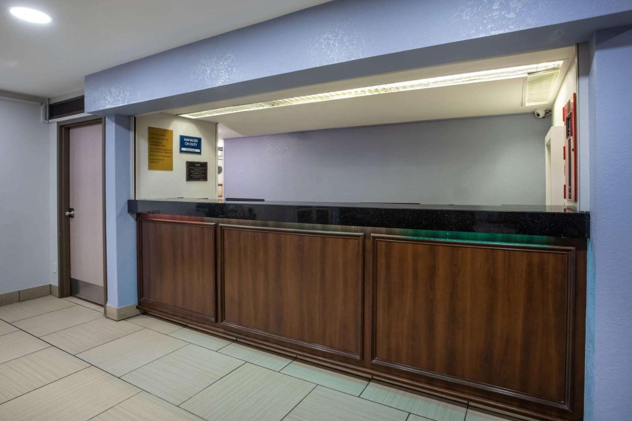 Travelodge By Wyndham Fort Wayne North Εξωτερικό φωτογραφία