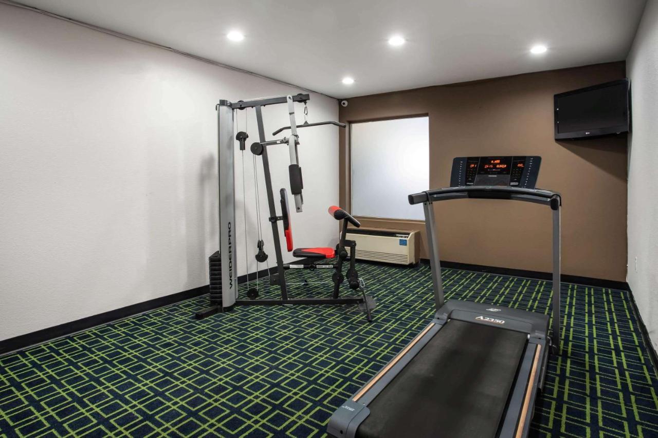 Travelodge By Wyndham Fort Wayne North Εξωτερικό φωτογραφία