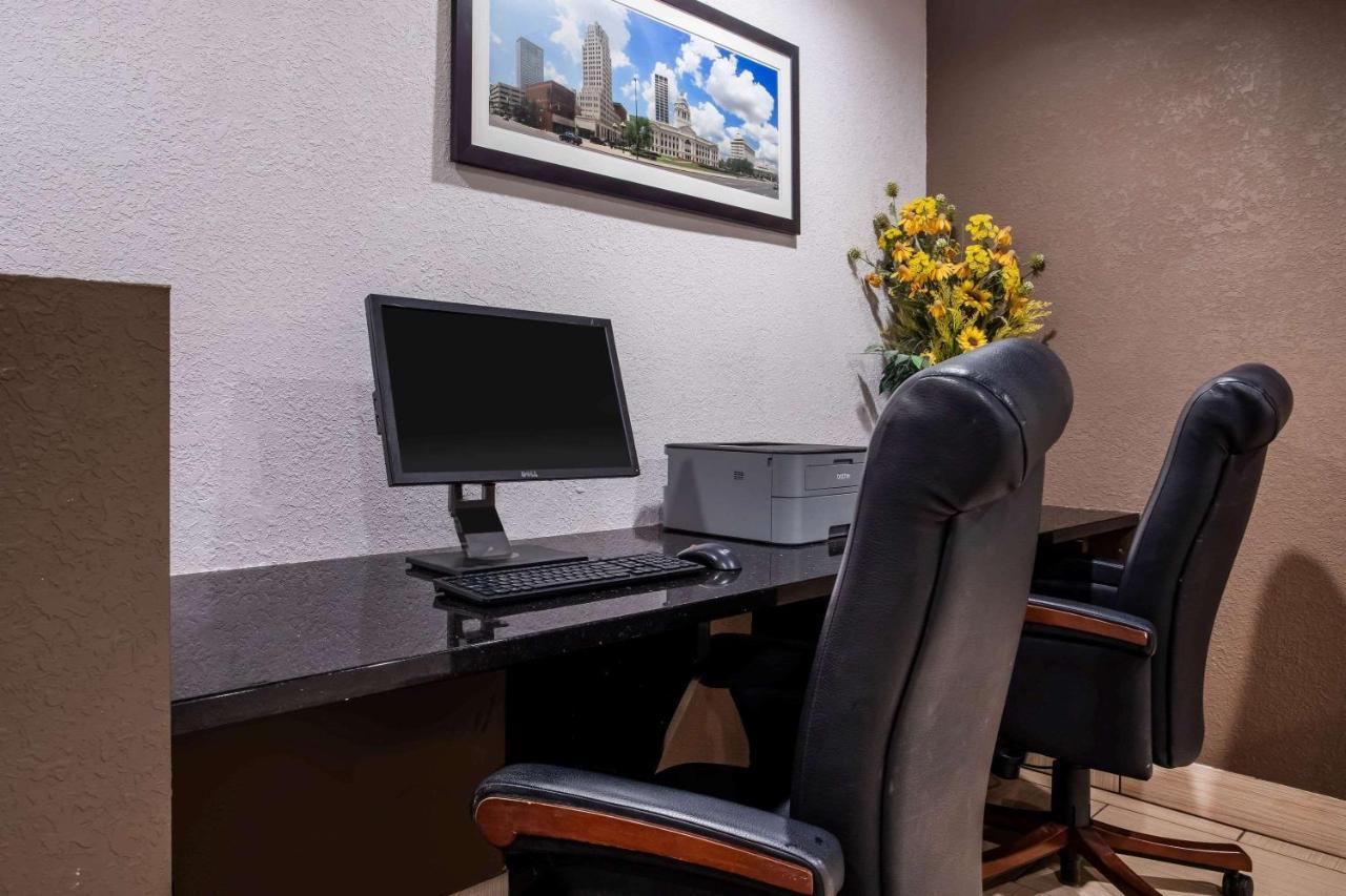 Travelodge By Wyndham Fort Wayne North Εξωτερικό φωτογραφία