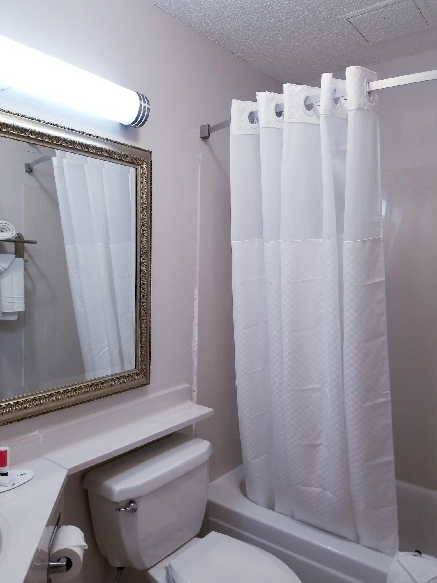 Travelodge By Wyndham Fort Wayne North Εξωτερικό φωτογραφία