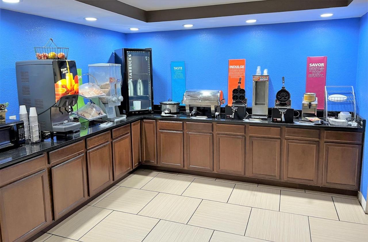 Travelodge By Wyndham Fort Wayne North Εξωτερικό φωτογραφία