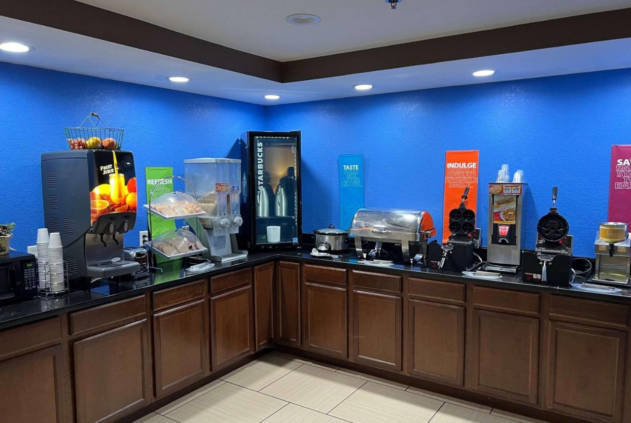 Travelodge By Wyndham Fort Wayne North Εξωτερικό φωτογραφία