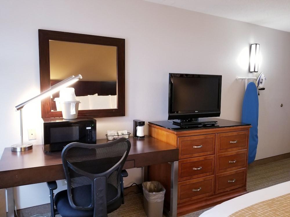Travelodge By Wyndham Fort Wayne North Εξωτερικό φωτογραφία