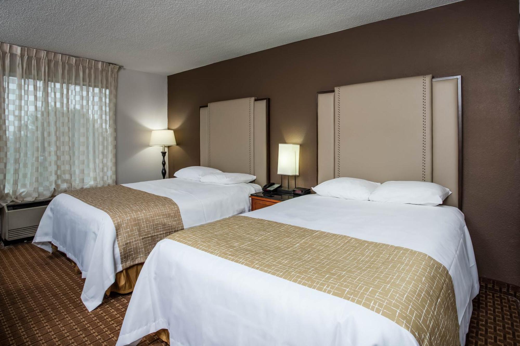 Travelodge By Wyndham Fort Wayne North Εξωτερικό φωτογραφία