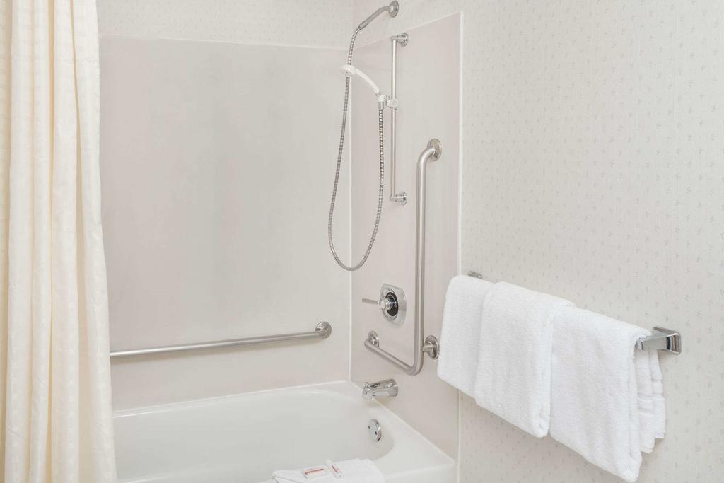 Travelodge By Wyndham Fort Wayne North Εξωτερικό φωτογραφία