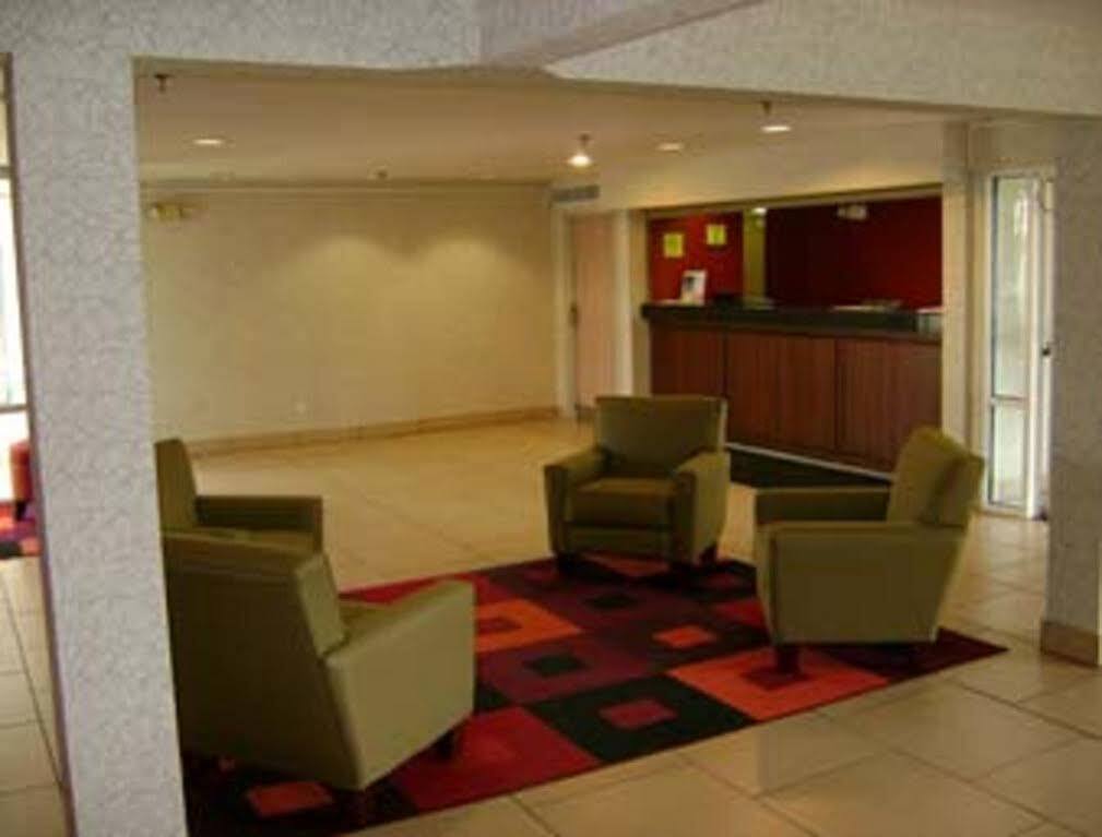 Travelodge By Wyndham Fort Wayne North Εξωτερικό φωτογραφία